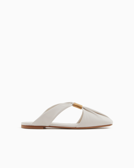 Armani Zapato mule de napa con logotipo de metal