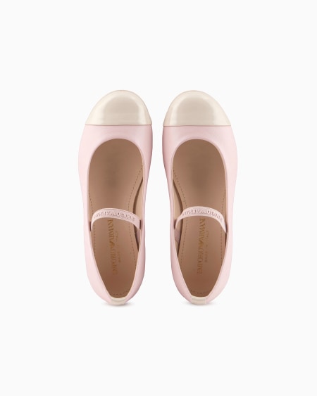 Armani Bailarinas de napa con punta de charol Ofertas especiales