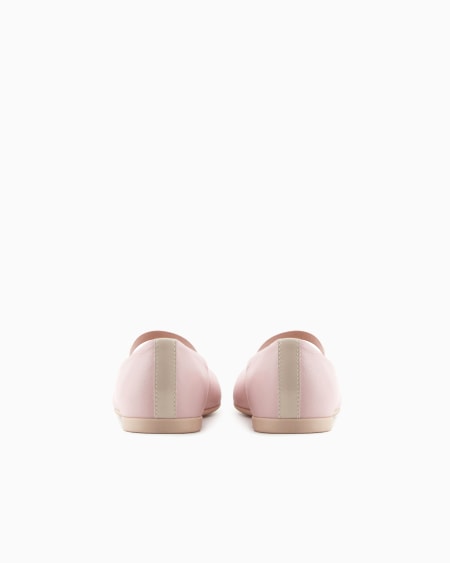 Armani Bailarinas de napa con punta de charol Ofertas especiales