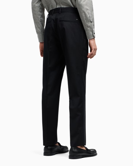 Armani Pantalones chinos de sarga ligera de mezcla de lana virgen Última moda