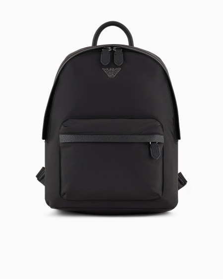 Armani Mochila de nailon reciclado con placa de águila ASV