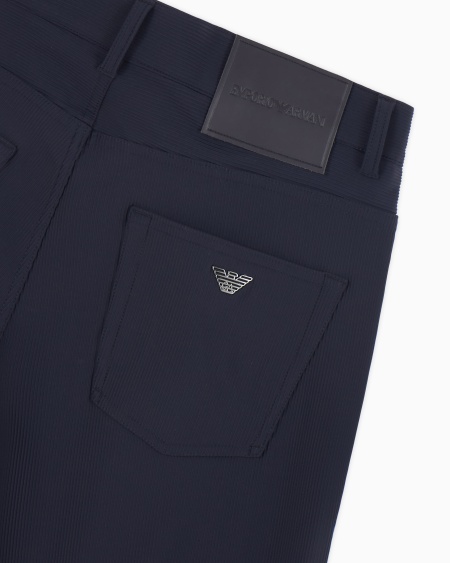 Armani Pantalones de cinco bolsillos en nailon elástico con efecto canneté Liquidación