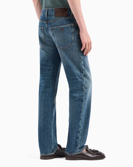Armani Vaqueros J76 rectos en denim lavado En línea