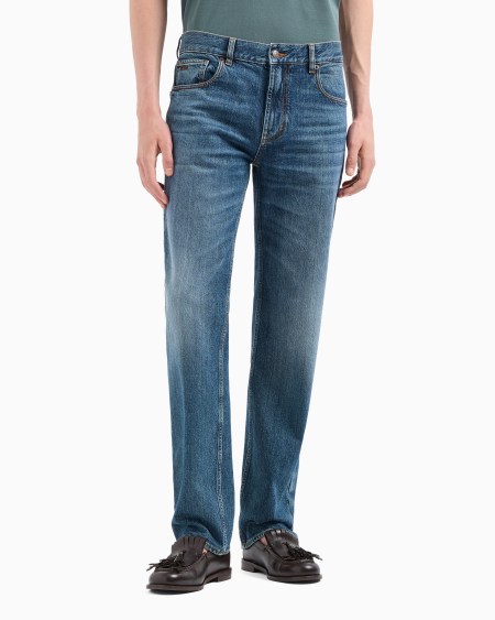 Armani Vaqueros J76 rectos en denim lavado En línea