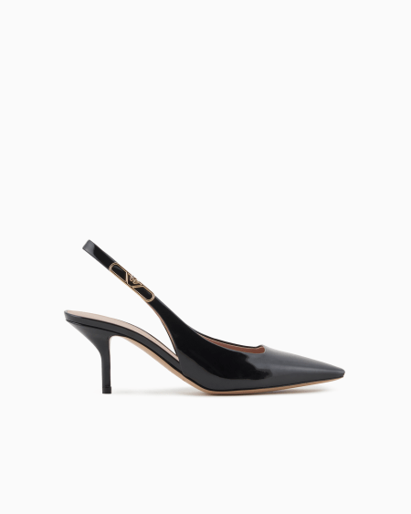 Armani Zapato de salón destalonado de charol con placa de águila