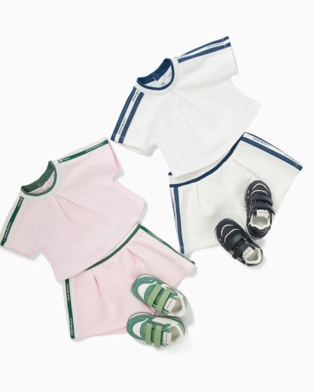 Armani Conjunto de camiseta y pantalones cortos de punto con cinta con logotipo Oferta exclusiva
