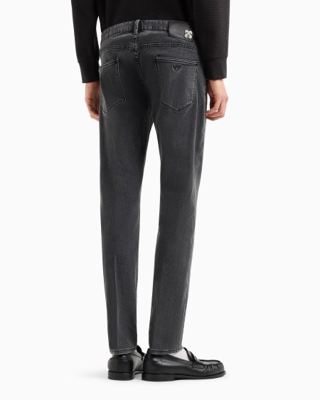 Armani Vaqueros J06 slim fit de cómodo denim aclarado Gran oferta
