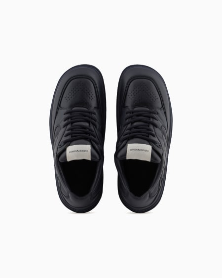 Armani Deportivas con detalles de napa acolchada Grandes descuentos