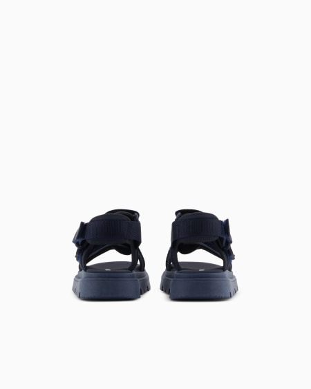 Armani Sandalia con doble tira En oferta